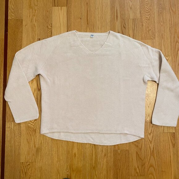 Pink Uniqlo 3D Knit Cotton Relaxed Sweater | V-Neck - Picture 2 of 6